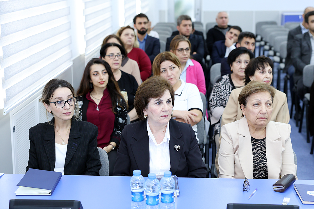 Dünyaşöhrətli alim Erol Qelenbe İnformasiya Texnologiyaları İnstitutunun elmi seminarında məruzə edib,