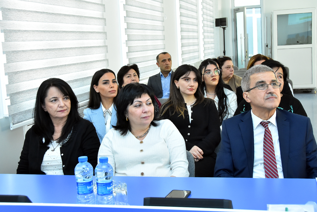 “Yaşıl və rəqəmsal transformasiyalar: qarşılıqlı təsirləri, pozitiv və neqativ aspektləri” konfransı seksiya iclasları ilə davam edib,