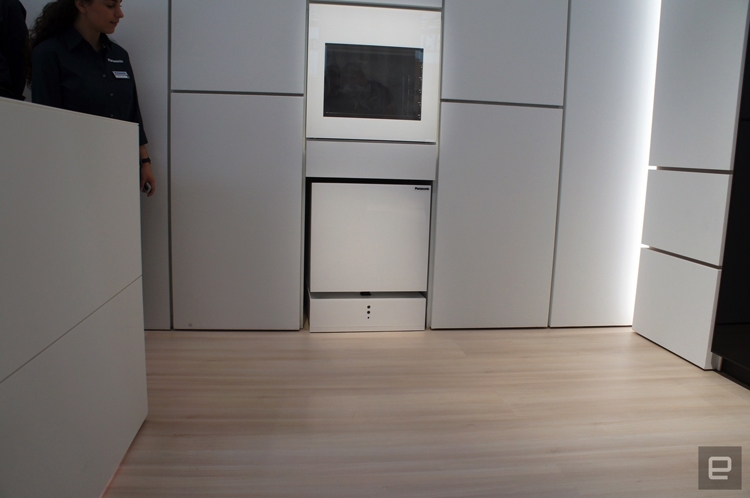IFA 2017: Panasonic robot refrigerator with voice control