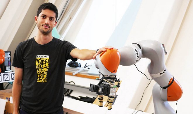 Новый робот из MIT научился распознавать абсолютно незнакомые объекты