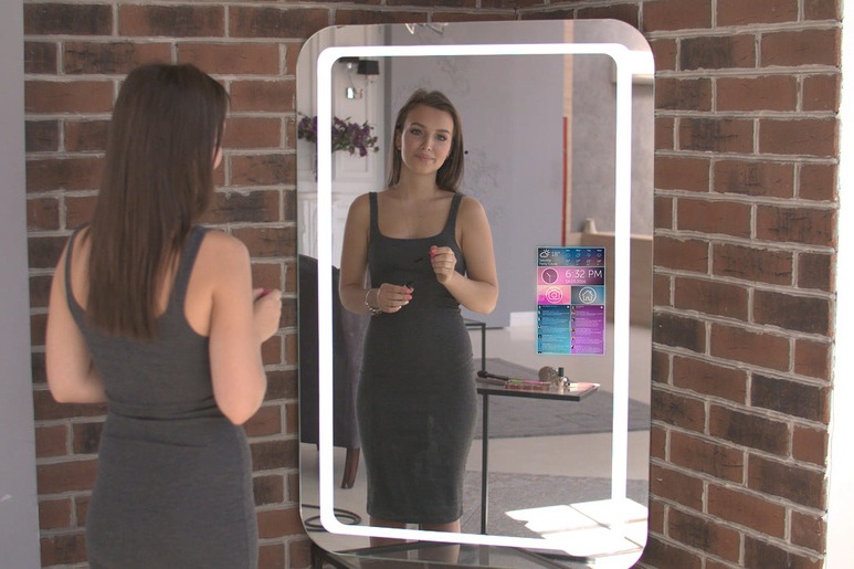 Smart Ltd unveils selfie mirror
