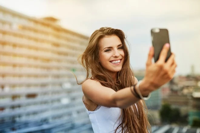 An application for ideal selfies was developed