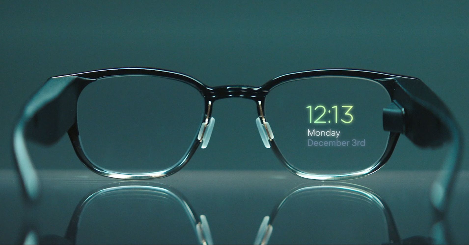 North introduced smart glasses with a built-in projector