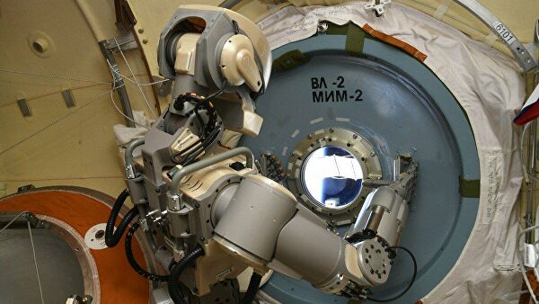 Новый робот "Роскосмоса" займется опасными работами на борту МКС