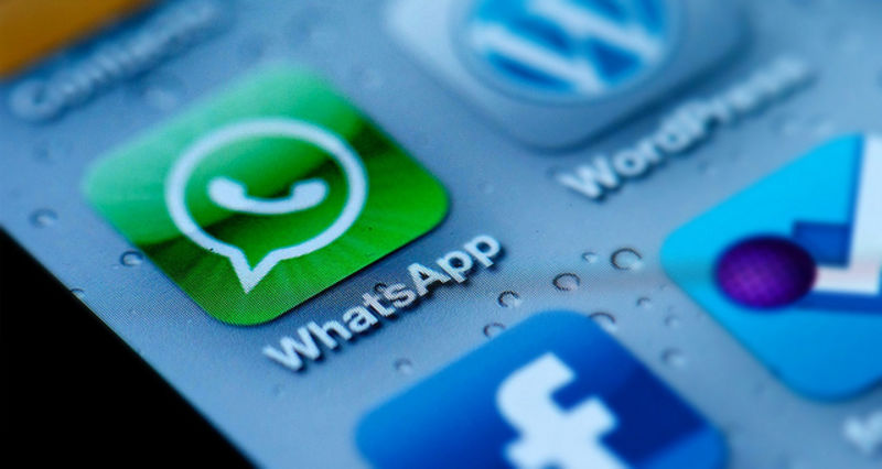 WhatsApp learns to recognize users by face and “fingers”
