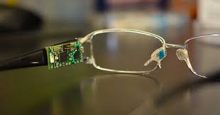 Glasses equipped with biosensors help determine diabetes