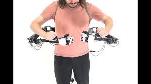 Созданы носимые программируемые роборуки