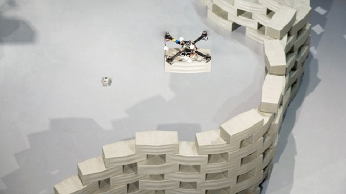 Drones can "collaborate to build architectural structures"